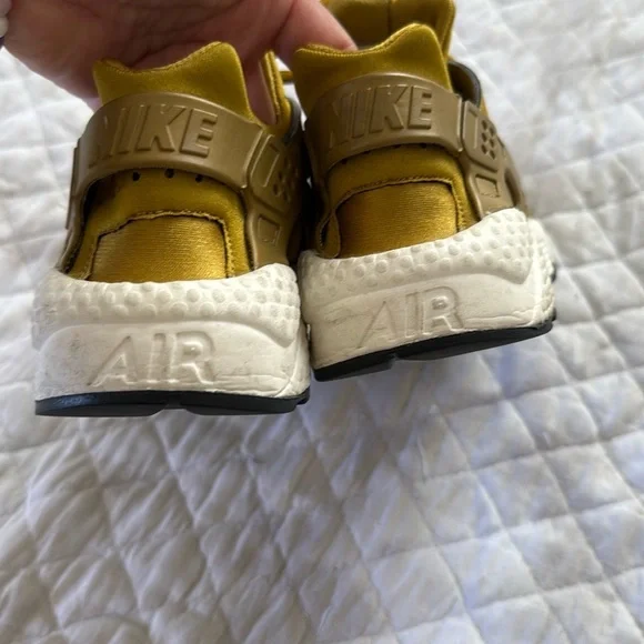 Nike Bronzine Huarache Sneakers - Picture 6 of 9